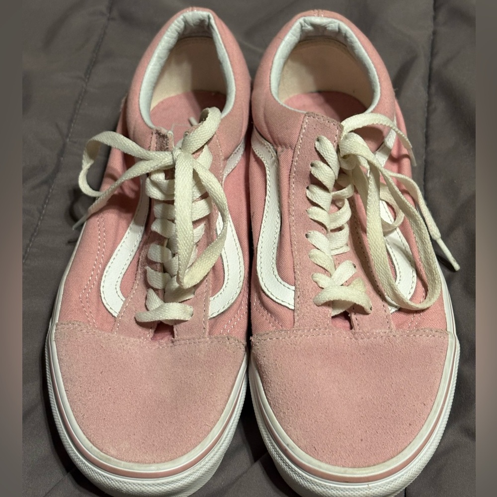 Vans Old Skool Pink & White Low Top Sneakers Women’s 9 / Men’s 7.5